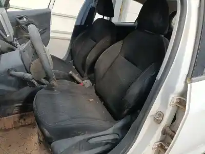 Verschrottungsfahrzeug peugeot 208 i (ca_, cc_) 1.2 vti 82 des jahres 2016 angetrieben hmr