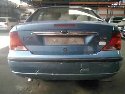 Véhicule à la ferraille ford focus berlina (cak) * de l'année 2003 alimenté 