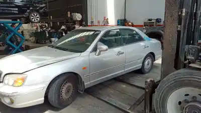 Sloopvoertuig hyundai xg (xg) 250 van het jaar 2001 aangedreven g6bv