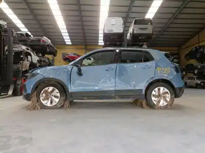 Vehicul casat VOLKSWAGEN T-CROSS (C11) 1.0 TSI al anului 2024 alimentat DUSB