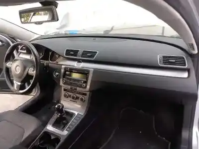 Veicolo di demolizione volkswagen passat variant (365) edition bluemotion dell'anno 2013 alimentato cffb