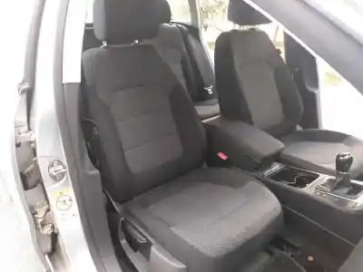 Veicolo di demolizione volkswagen passat variant (365) edition bluemotion dell'anno 2013 alimentato cffb