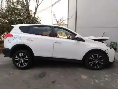 Vehicul casat TOYOTA RAV 4 Advance al anului 2015 alimentat 1ADFTV
