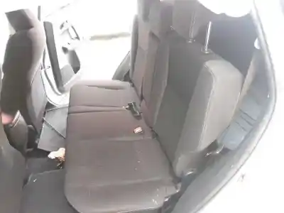 Vehicul casat toyota rav 4 advance al anului 2015 alimentat 1adftv