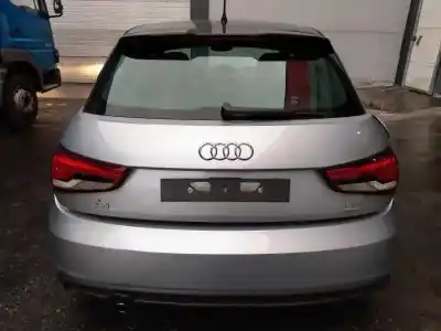 Veículo de Sucata audi a1 sportback (8xf) attracted do ano 2015 alimentado chzb