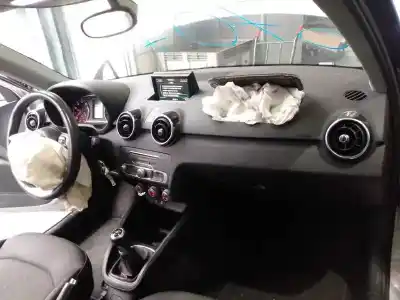 Veículo de Sucata audi a1 sportback (8xf) attracted do ano 2015 alimentado chzb