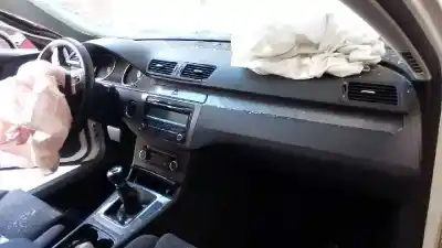 Veicolo di demolizione volkswagen passat berlina (3c2) edition plus dell'anno 2010 alimentato cbdc