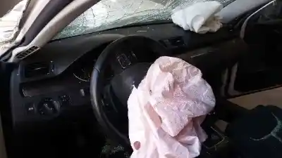 Veicolo di demolizione volkswagen passat berlina (3c2) edition plus dell'anno 2010 alimentato cbdc