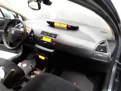 Sloopvoertuig citroen c4 berlina collection van het jaar 2007 aangedreven 9hy