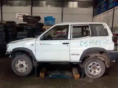 Veículo de Sucata NISSAN TERRANO/TERRANO.II (R20) Avenue do ano 2000 alimentado TD27TI