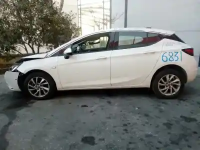 Verschrottungsfahrzeug OPEL ASTRA K LIM. 5TÜRIG Dynamic des Jahres 2018 angetrieben B16DTE