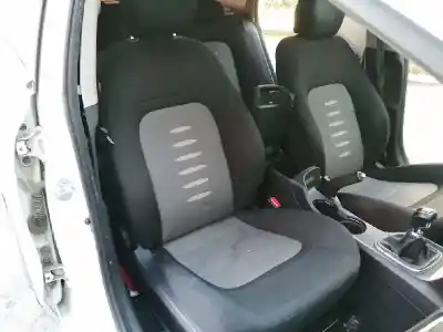 Здавання транспортного засобу kia cee´d drive року 2013 потужний d4fb