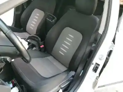 Здавання транспортного засобу kia cee´d drive року 2013 потужний d4fb