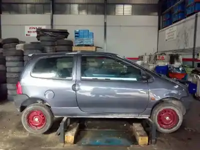 Scrapping Vehicle OTRAS MARCAS TWINGO I (CO6) 1.2 (C066/67/68) of the year 1993 powered D7F700