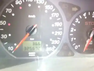 Véhicule à la ferraille citroen c5 berlina 2.0 hdi magic de l'année 2003 alimenté rhz