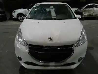 Veículo de Sucata peugeot 208 access do ano 2014 alimentado 8hr