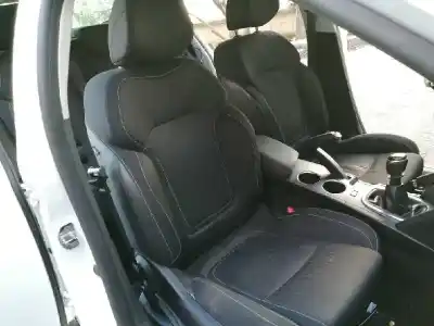 Veículo de Sucata renault megane iii berlina 5 p business do ano 2015 alimentado k9k656