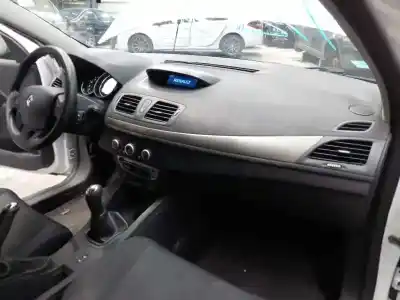 Veículo de Sucata renault megane iii berlina 5 p authentique do ano 2013 alimentado k9k834