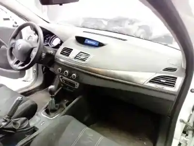 Verschrottungsfahrzeug renault megane iii berlina 5 p intens des jahres 2015 angetrieben k9k846