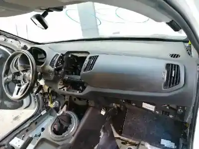 Scrapping Vehicle kia sportage drive 4x2 of the year 2012 powered g4fd