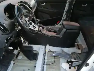 Scrapping Vehicle kia sportage drive 4x2 of the year 2012 powered g4fd