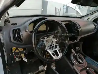 Scrapping Vehicle kia sportage drive 4x2 of the year 2012 powered g4fd