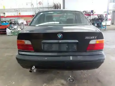 Veicolo di demolizione bmw serie 3 berlina (e36) 318i dell'anno 2002 alimentato m43b18