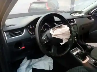 Veículo de Sucata skoda octavia lim. (5e3) ambition do ano 2014 alimentado clha