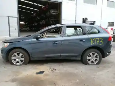 Sloopvoertuig volvo xc60 momentum 2wd van het jaar 2011 aangedreven d5204t3