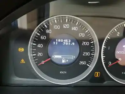 Sloopvoertuig volvo xc60 momentum 2wd van het jaar 2011 aangedreven d5204t3