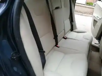 Sloopvoertuig volvo xc60 momentum 2wd van het jaar 2011 aangedreven d5204t3