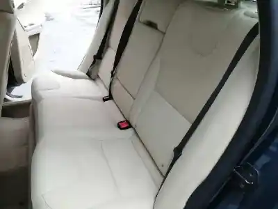 Sloopvoertuig volvo xc60 momentum 2wd van het jaar 2011 aangedreven d5204t3