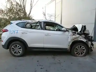 Veículo de Sucata HYUNDAI TUCSON Essence BlueDrive 2WD do ano 2016 alimentado D4FD