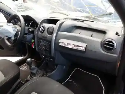 Здавання транспортного засобу dacia duster laureate 4x2 року 2018 потужний h5f408