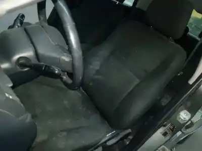 Scrapping Vehicle toyota corolla (e12) 2.0 d-4d sol berlina of the year 2006 powered 1cdftv