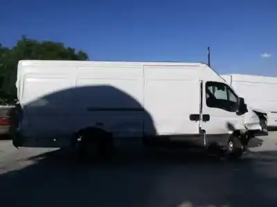 Veículo de Sucata iveco daily pr einzelkabine 35 s... radstand 3000 do ano 2012 alimentado f1ae3481b*a024