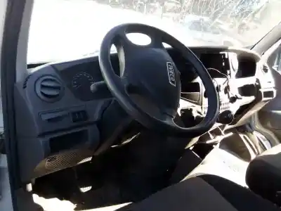 Veículo de Sucata iveco daily pr einzelkabine 35 s... radstand 3000 do ano 2012 alimentado f1ae3481b*a024