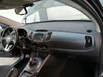 Veicolo di demolizione kia sportage drive 4x2 dell'anno 2010 alimentato d4ha