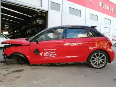 Veículo de Sucata AUDI A1 SPORTBACK (8XF) Attraction do ano 2015 alimentado DKLD