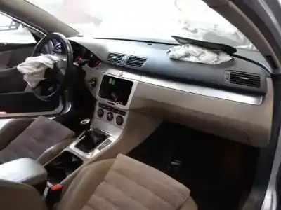 Veículo de Sucata volkswagen passat berlina (3c2) advance do ano 2005 alimentado bkp