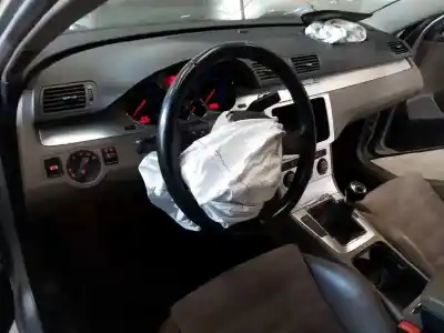 Veículo de Sucata volkswagen passat berlina (3c2) advance do ano 2005 alimentado bkp