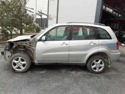 Scrapping Vehicle toyota rav 4 (a2) 2.0 d4-d sol 4x4 of the year 2003 powered 1cdftv