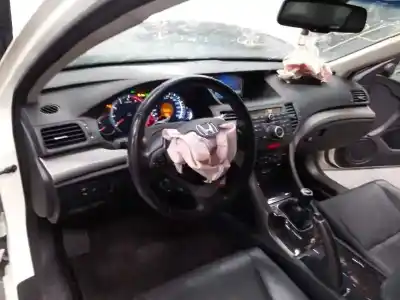 Sloopvoertuig honda accord berlina (cu) executive van het jaar 2011 aangedreven n22b1