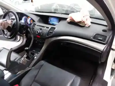 Sloopvoertuig honda accord berlina (cu) executive van het jaar 2011 aangedreven n22b1