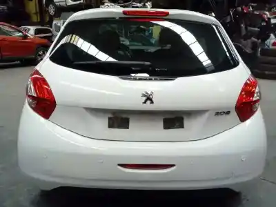 Veículo de Sucata peugeot 208 access do ano 2012 alimentado 8hr