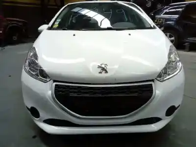 Veículo de Sucata peugeot 208 access do ano 2012 alimentado 8hr