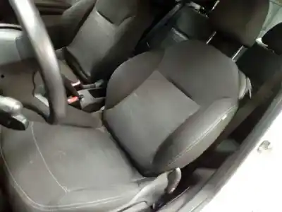 Veículo de Sucata peugeot 208 access do ano 2012 alimentado 8hr