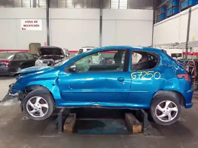 Здавання транспортного засобу PEUGEOT 206 4-TRG. XT року 2006 потужний NFU