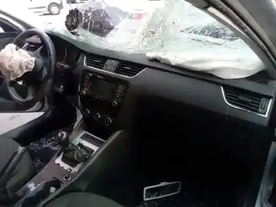 Veículo de Sucata skoda octavia lim. (5e3) style do ano 2015 alimentado ckfc