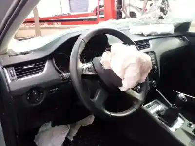 Veículo de Sucata skoda octavia lim. (5e3) style do ano 2015 alimentado ckfc